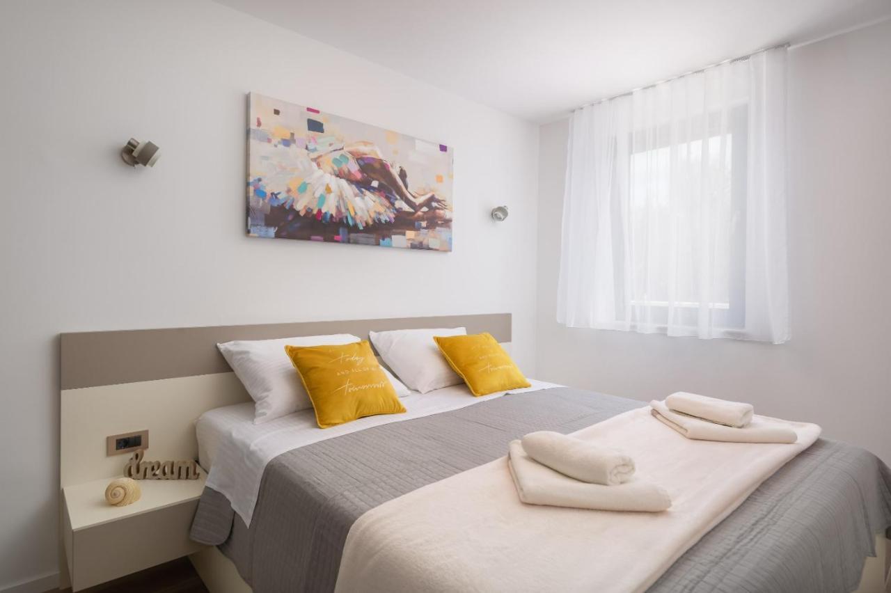 Luxury Apartment Sea Пакоштане Екстер'єр фото