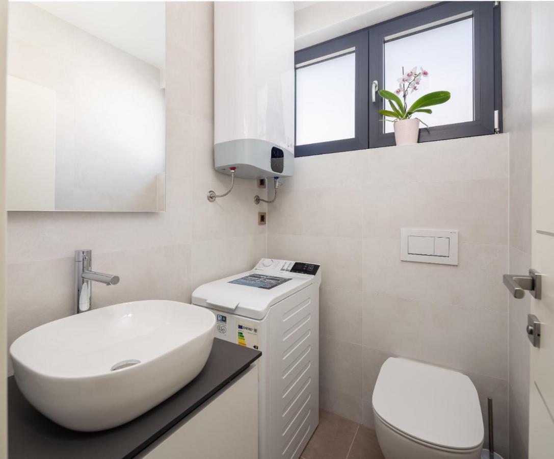 Luxury Apartment Sea Пакоштане Екстер'єр фото
