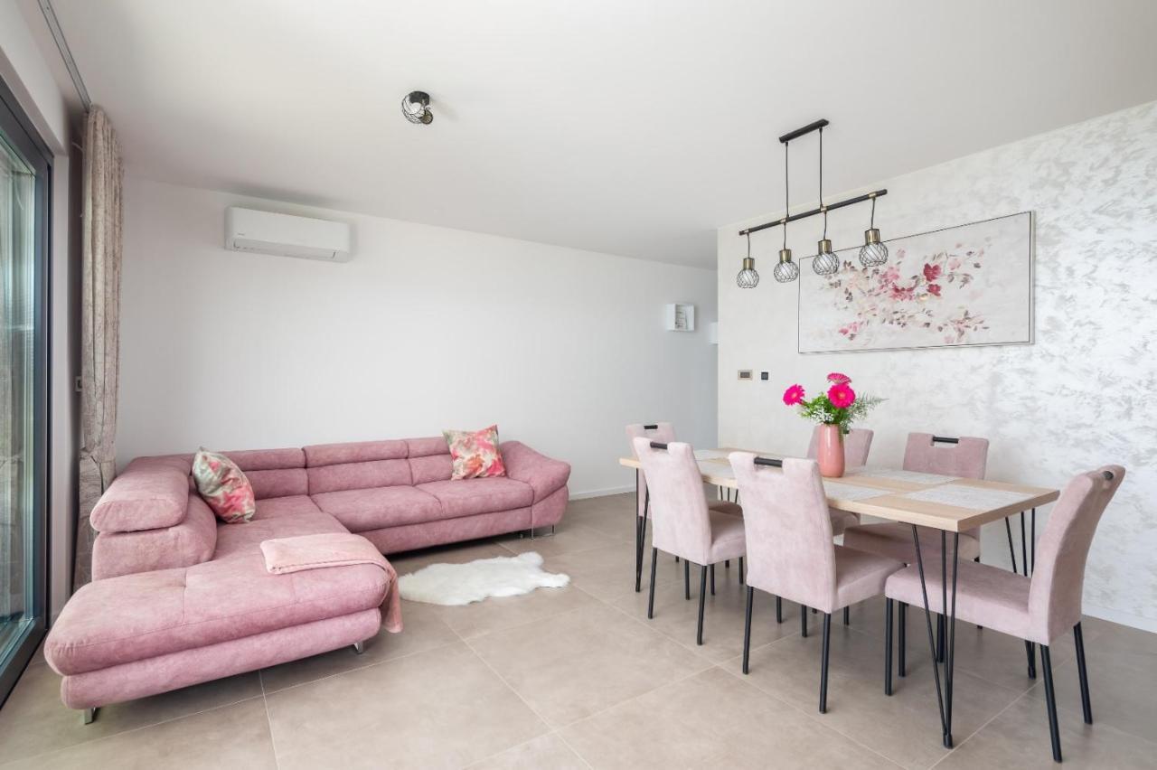 Luxury Apartment Sea Пакоштане Екстер'єр фото